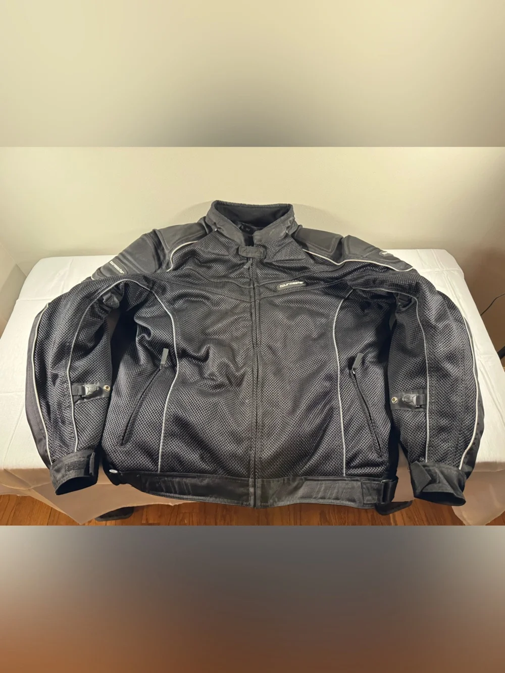 Like New Tourmaster Intake Series 2 Mesh Motorcycle Jacket. All 3 Liners
